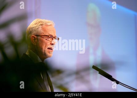 Rendsburg, Germania. 26th Apr 2022. Karl von Rohr, Vice Presidente del Consiglio di Amministrazione di Deutsche Bank AG, parla alla UV Nord Entrepreneur Day all'HanseWerk della sede centrale di SH-Netz. Il 8 maggio viene eletto un nuovo parlamento di Stato nello Schleswig-Holstein. Credit: Marcus Brandt/dpa/Alamy Live News Foto Stock