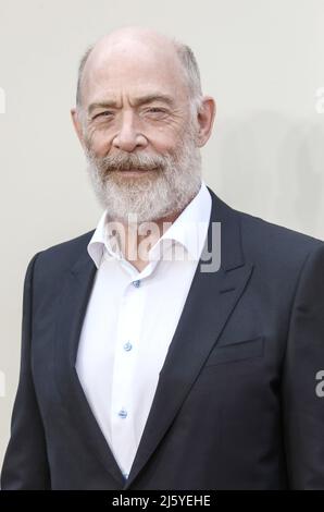 La foto deve essere accreditata ©Alpha Press 085001 25/04/2022 JK Simmons Downton Abbey A New era World Premiere a Londra Foto Stock