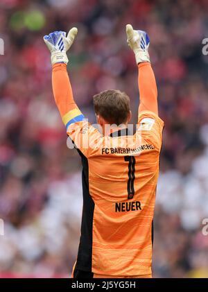 Manuel Neuer of Bayern Muenchen jubelt Muenchen Monaco di Baviera , Germania 23.4.2022 FC Bayern Muenchen Borussia Dortmund Football Fussball Bundesliga Saison 2021 / 2022 alla Allianz Arena © diebilderwelt / Alamy Stock Foto Stock