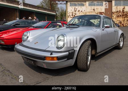 1979 Porsche 911 (Serie 930) in mostra allo Scramble di aprile che si tiene presso il Bicester Heritage Centre il 23rd aprile 2022 Foto Stock