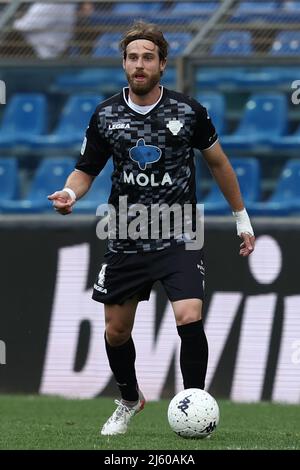Stadio Giuseppe Sinigaglia, Como, 25 aprile 2022, Matteo Solini (Como 1907) in azione durante il Como 1907 vs LR Vicenza - calcio italiano Serie B Foto Stock