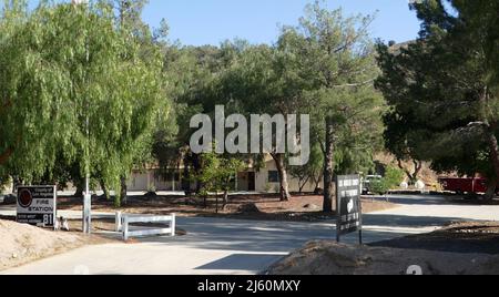 Agua Dulce, California, USA 17th Aprile 2022 una visione generale dell'atmosfera della stazione dei vigili del fuoco 81 ad Agua Dulce dove il pompiere Jonathan Patrick Tatone sparò e uccise Tony Carlon, poi si suicidò il 21 Giugno 2021 mostrato qui il 17 Aprile 2022 ad Agua Dulce, California, USA. Foto di Barry King/Alamy Stock Foto Foto Stock