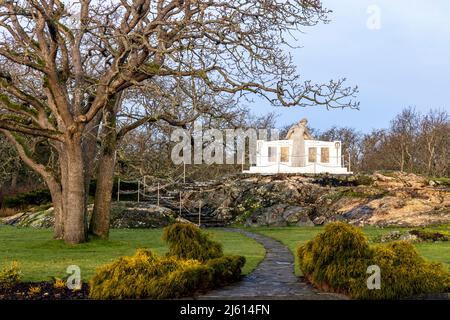 Oak Bay War Memorial dello scultore Hames Saull - Uplands Park, Oak Bay, vicino a Victoria, Vancouver Island, British Columbia, Canada Foto Stock