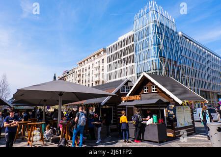 Trdelnik stalla, mercato pasquale, Václavské náměstí, Piazza Venceslao, Praga, Repubblica Ceca Foto Stock