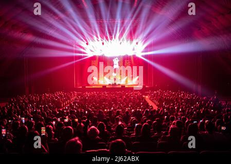 Bergamo, Italia. 26th Apr 2022. Loredana Berte live at Creberg Teatro durante Loredana Berte in Manifesto Tour 2022, cantante italiano Concerto di Musica a Bergamo, Aprile 26 2022 Credit: Independent Photo Agency/Alamy Live News Foto Stock