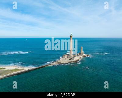 Faro di Gatteville vicino a Barfleur in Normandia dall'aria Foto Stock