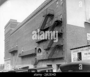 Vista laterale del Paramount Theater 9th Avenue Seattle Washington USA nell'agosto 1928 Foto Stock