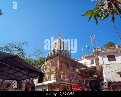 Neelkanth mahaev tempio in arte sud indiana con cielo blu al mattino immagine è preso a rishikesh uttrakhand india Feb 22 2022. Foto Stock