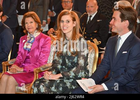 Regina Silvia, Principessa Beatrice ed Eduardo Mapelli Mozzi all'Assemblea Mondiale della Dislessia Svezia al Palazzo reale di Stoccolma, Svezia, 27 aprile 2022.Photo: Jonas Ekstromer / TT / code 10030 Foto Stock