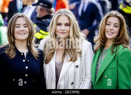 2022-04-27 11:16:13 MAASTRICHT - Princesse Ariane, Amalia e Alexia durante il giorno del Re a Maastricht. Dopo due anni di corona silenziosa, gli olandesi celebrano il giorno del Re come al solito. ANP SEM VAN DER WAL uscita paesi bassi - uscita belgio Foto Stock