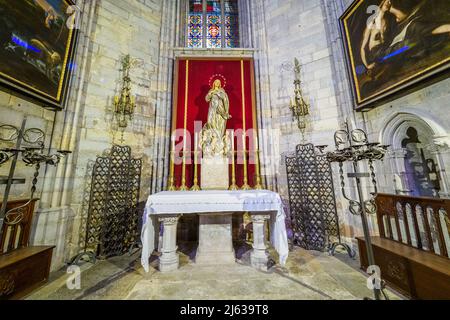 Statua dell'Immacolata Concezione nella Cappella di Santo Stefano (Capilla de San Esteban) - Cattedrale di Santa Maria di Girona - Spagna Foto Stock