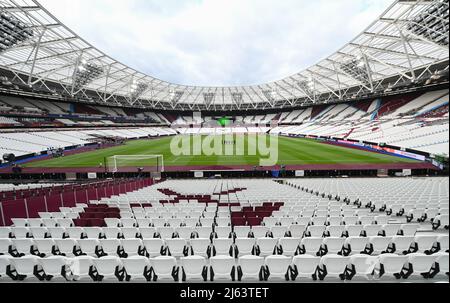 Londra, Regno Unito. 27th Apr 2022. Il London Stadium, sede del West Ham United. Il 28 aprile 2020 ospiterà la semifinale Europa League tra West Ham United e Eintracht Frankfurt. Credit: Arne Dedert/dpa/Alamy Live News Foto Stock