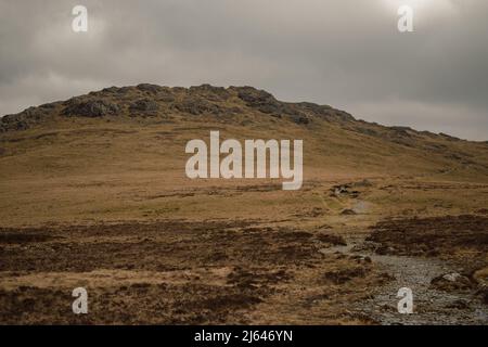 Buttermere Valley vista dal famoso fiume Haystack e dal picco di Haystack, Lake District National Park, Cumbria, Inghilterra, Regno Unito Foto Stock