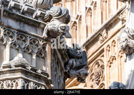 Gargoyle, dettaglio animale su Westminster Abbey. Chiesa abbaziale gotica nella città di Westminster, Londra, Regno Unito. Henry VII Chapel estremità est dell'Abbazia Foto Stock