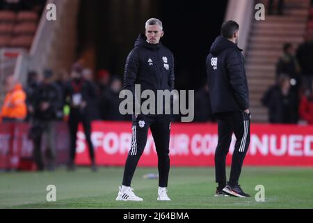 MIDDLESBROUGH, REGNO UNITO. APR 27th il direttore di Cardiff Steve Morison durante la partita del campionato Sky Bet tra Middlesbrough e Cardiff City al Riverside Stadium di Middlesbrough mercoledì 27th aprile 2022. (Credit: Mark Fletcher | MI News) Credit: MI News & Sport /Alamy Live News Foto Stock