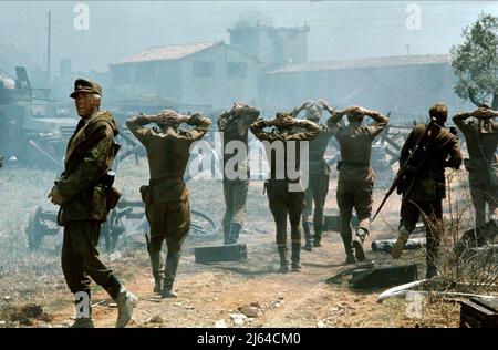 JAMES COBURN, CROCE DI FERRO, 1977 Foto Stock