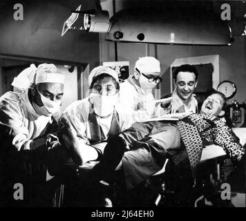 CHAMBERLAIN,LONGDON,WILLIAMS,CONNOR,PHILLIPS, CONTINUA SU NURSE, 1959 Foto Stock