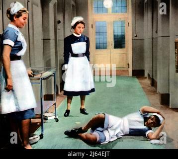 SHIRLEY EATON, JOAN HICKSON, PROSEGUI SU NURSE, 1959 Foto Stock