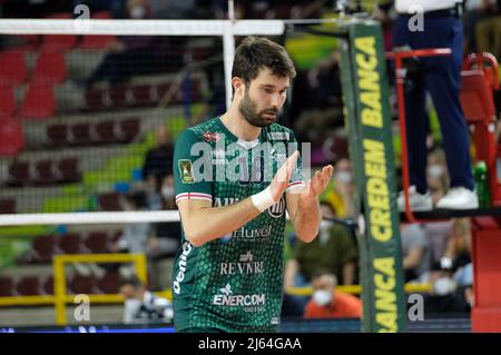 Verona, Italia. 27th Apr 2022. Nicola Pesaresi - Allianz Power Volley Milano durante il Play Off 5th Place - Verona Volley vs Allianz Milano, Pallavolo Serie Italiana A Men Superleague Championship a Verona, Italia, Aprile 27 2022 Credit: Independent Photo Agency/Alamy Live News Foto Stock