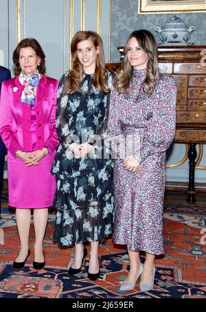 Regina Silvia di Svezia, Principessa Beatrice di York e Principessa Sofia di Svezia all'Assemblea Mondiale della Dislessia Svezia al Palazzo reale di Stoccolma, Svezia, 27 aprile 2022. Foto di Patrik C Osterberg/Stella Pictures/ABACAPRESS.COM Foto Stock