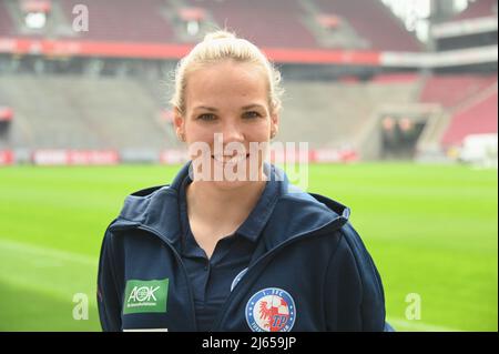 Colonia, Germania. 26th Apr 2022. Il calciatore Isabel Kerschowski (turbine Potsdam) all'evento stampa per la finale della Coppa delle Donne DFB tra VfL Wolfsburg e turbine Potsdam, che si terrà il 28 maggio 2022 presso la RheinEnergie di Colonia. Credit: Horst Galuschka/dpa/Alamy Live News Foto Stock