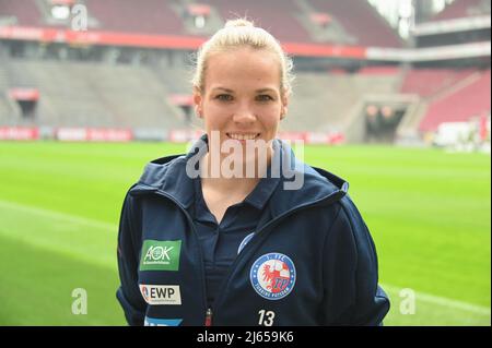 Colonia, Germania. 26th Apr 2022. Il calciatore Isabel Kerschowski (turbine Potsdam) all'evento stampa per la finale della Coppa delle Donne DFB tra VfL Wolfsburg e turbine Potsdam, che si terrà il 28 maggio 2022 presso la RheinEnergie di Colonia. Credit: Horst Galuschka/dpa/Alamy Live News Foto Stock