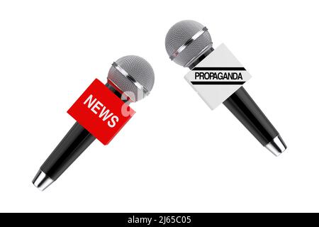 Free Media contro la disinformazione e Propaganda concetto. Microfono con News Sign contro microfono con Propaganda Sign su sfondo bianco. 3d Foto Stock