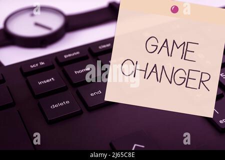 Testo che mostra ispirazione Game Changer. Concetto significato Sport Data scorekeeper Gamestreams Live Scores Team Admins computer Keyboard and Symbol Foto Stock