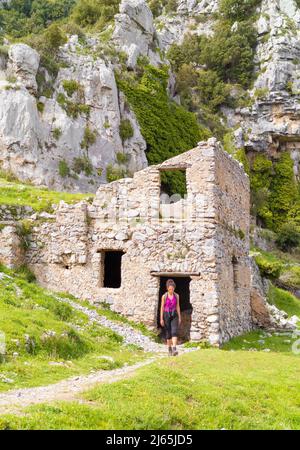 Positano (Campania, Italia) - la cittadina turistica marittima del sud Italia, provincia di Salerno in Costiera Amalfitana, con il famoso trekking 'Sentiero degli' Foto Stock