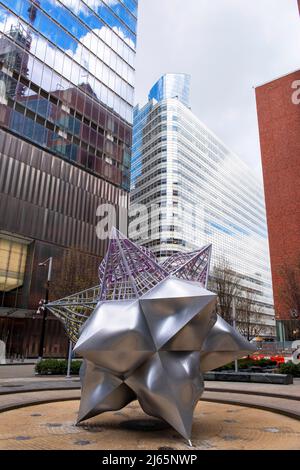 Jaspers Split Star Sculpture al World Trade Center, Manhattan, New York USA Foto Stock