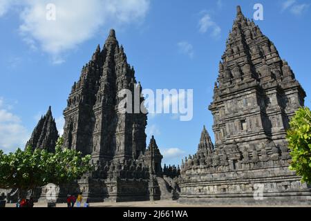 Esplorare i templi indù di Prambanan e Sewu vicino a Yogyakarta, Indonesia Foto Stock