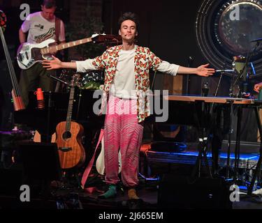 Fort Lauderdale, Florida, Stati Uniti. 27th Apr 2022. Jacob Collier si esibisce durante il Djesse World Tour alla Rivoluzione Live il 27 aprile 2022 a Fort Lauderdale, Florida. Credit: Mpi04/Media Punch/Alamy Live News Foto Stock