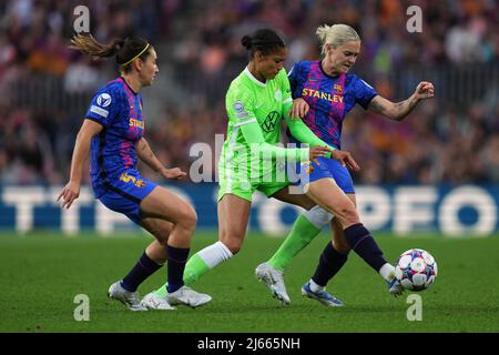 Turid Knaak della VFL Wolfsburg, Mariona Caldentey e Maria Papy Leon del FC Barcelona durante la UEFA Womens Champions League, la partita semi-finale tra il FC Barcelona e la VFL Wolfsburg ha giocato allo stadio Camp Nou il 22 aprile 2022 a Barcellona, Spagna. (Foto di PRESSINPHOTO) Foto Stock