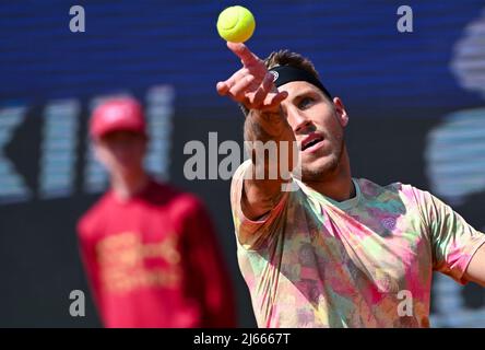 Monaco di Baviera, Germania. 28th Apr 2022. Tennis: ATP Tour - Monaco, Singoli, uomini, Round of 16. Molcan (Slovacchia) - Ruud (Norvegia). Alex Molcan in azione. Credit: Sven Hoppe/dpa/Alamy Live News Credit: dpa picture Alliance/Alamy Live News Foto Stock