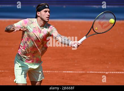 Monaco di Baviera, Germania. 28th Apr 2022. Tennis: ATP Tour - Monaco, Singoli, uomini, Round of 16. Molcan (Slovacchia) - Ruud (Norvegia). Alex Molcan in azione. Credit: Sven Hoppe/dpa/Alamy Live News Credit: dpa picture Alliance/Alamy Live News Foto Stock