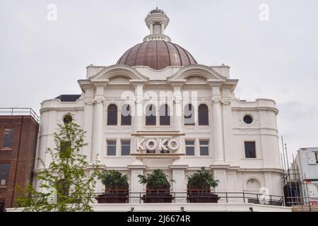 Londra, Regno Unito. 28th aprile 2022. L'iconico locale e club KOKO di Camden è previsto per riaprire le porte questo fine settimana dopo un'intensa ristrutturazione. La struttura è chiusa nel 2019 per lavori di ristrutturazione, ma nel gennaio 2020 è scoppiato un incendio che ha ritardato i lavori. Credit: Vuk Valcic/Alamy Live News Foto Stock