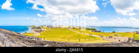Vista dal Castillo San Felipe de Morro una fortezza del 16 ° secolo un sito storico nazionale di San Juan nella vecchia San Juan a Porto Rico Foto Stock