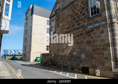 Grannie Clarks Wynd, St Andrews. La strada attraversa i 18th e 1st fairway del campo Vecchio che consente l'accesso alla spiaggia di West Sands. Foto Stock