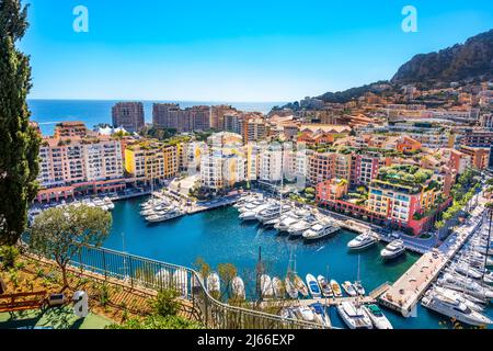 Monaco, Monaco - Aprile 5 2022 - barche a vela nel porto di Port de Fontvieille Foto Stock