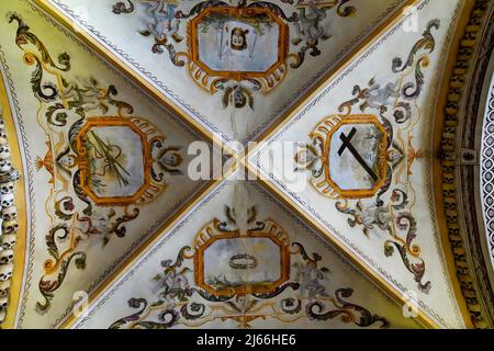 Cappella di Bones, affreschi sul soffitto, Evora, Alentejo, Portogallo Foto Stock