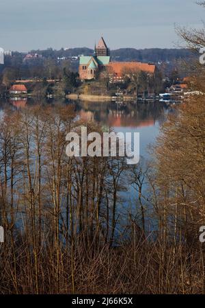 Schoene Aussicht auf Ratzeburg mit dem Domsee und dem Dom, Baek, Naturpark Lauenburgische Seen, Schleswig-Holstein, Deutschland Foto Stock