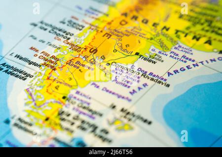 Primo piano mappa orografica della Patagonia Argentina e del Cile meridionale, con riferimenti in spagnolo. Cartografia concettuale, Viaggi, turismo, geografia. Diverso Foto Stock