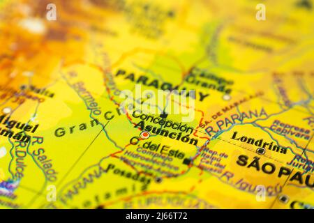 Mappa orografica della Repubblica del Paraguay, con riferimenti in spagnolo. Concetto di cartografia, viaggi, turismo, geografia. Messa a fuoco differenziale Foto Stock