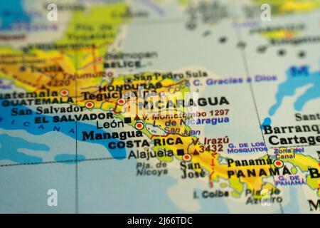Mappa orografica delle repubbliche dell'America Centrale, Nicaragua, El Salvador, Honduras. Con riferimenti in spagnolo. Concetto di cartografia, viaggi, tour Foto Stock