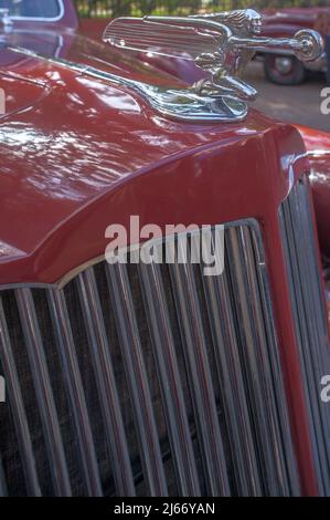 08 17 2007 vintage Red car Oldsmobile in auto rally Mumbai, Fort Horniman cerchio, Maharashtra India. Foto Stock