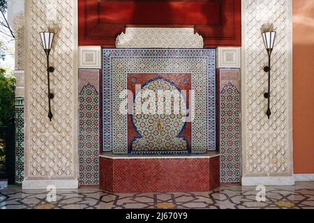 Viaggiare in Marocco. Riad tradizionale a Marrakech. Foto Stock