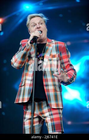 Leeds, Regno Unito. 22nd giugno 2019. Andy Bell, cantante di Erasure, suona dal vivo al Lets Rock Leeds 80s Festival. (Foto di Robin Burns/SOPA Images/Sipa USA) Credit: Sipa USA/Alamy Live News Foto Stock