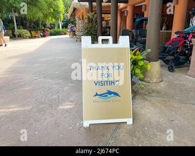 Orlando, FL USA - 21 maggio 2021: Segnale di uscita "grazie per la visita" al Discovery Cove Park di Orlando, Florida. Foto Stock