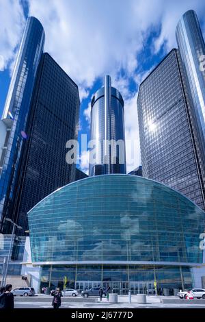 Il Renaissance Center (o GM Renaissance Center e soprannominato RenCen), un gruppo di sette grattacieli nel centro di Detroit, Michigan, USA Foto Stock
