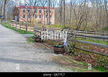 Accogliente primavera mentre inizia a prendere possesso al Allaire state Park, New Jersey -02 Foto Stock